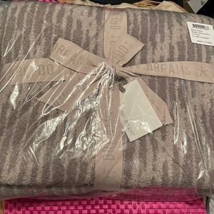 Brand New Ikat Throw Blanket